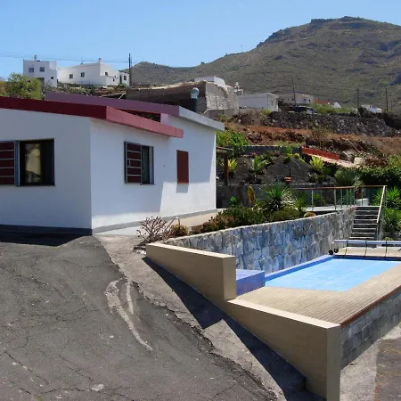 Con Piscina En Wellness Vinas וילה *