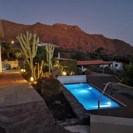 Con Piscina En Wellness Vinas Villa *