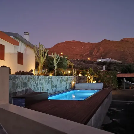 Con Piscina En Wellness Vinas Villa *